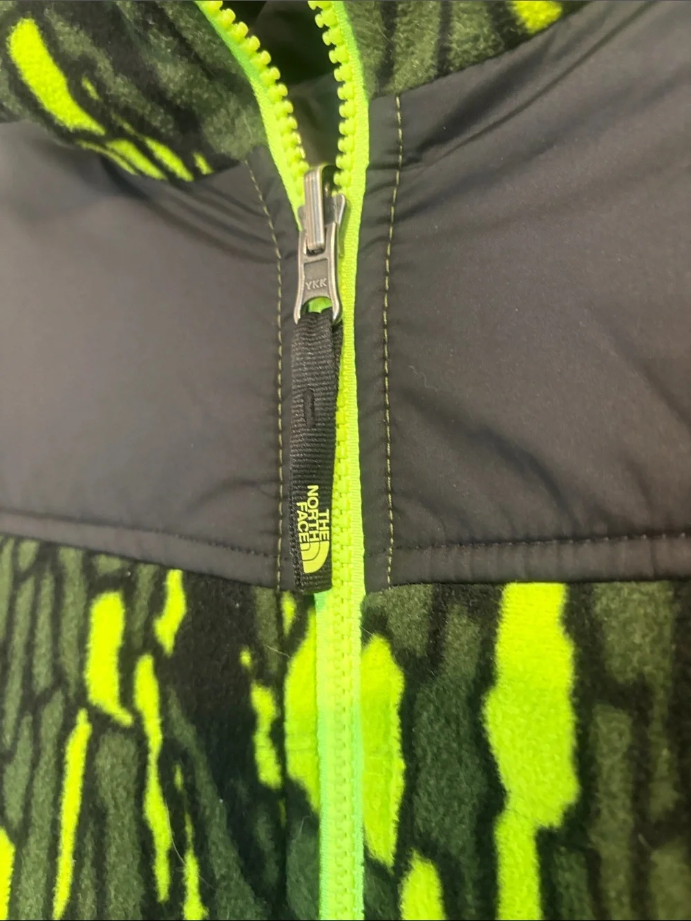 The North Face Black & Neon Green Patterned Puffer Jacket reversible size XL